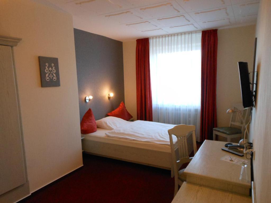 Hotel Pfeffermuehle Borchen Room photo