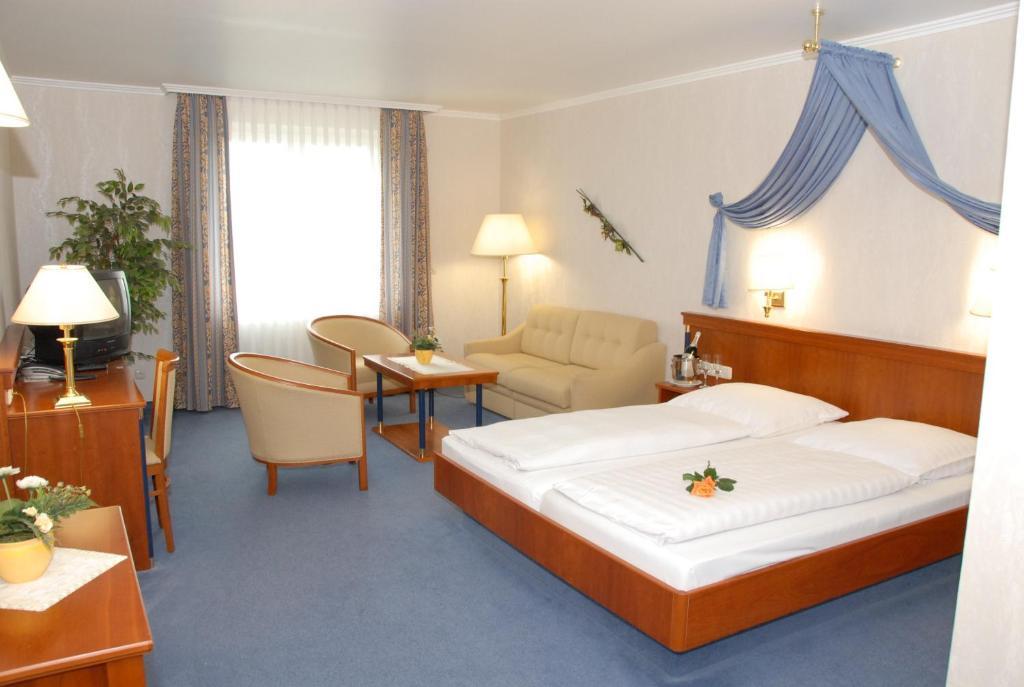 Hotel Pfeffermuehle Borchen Room photo